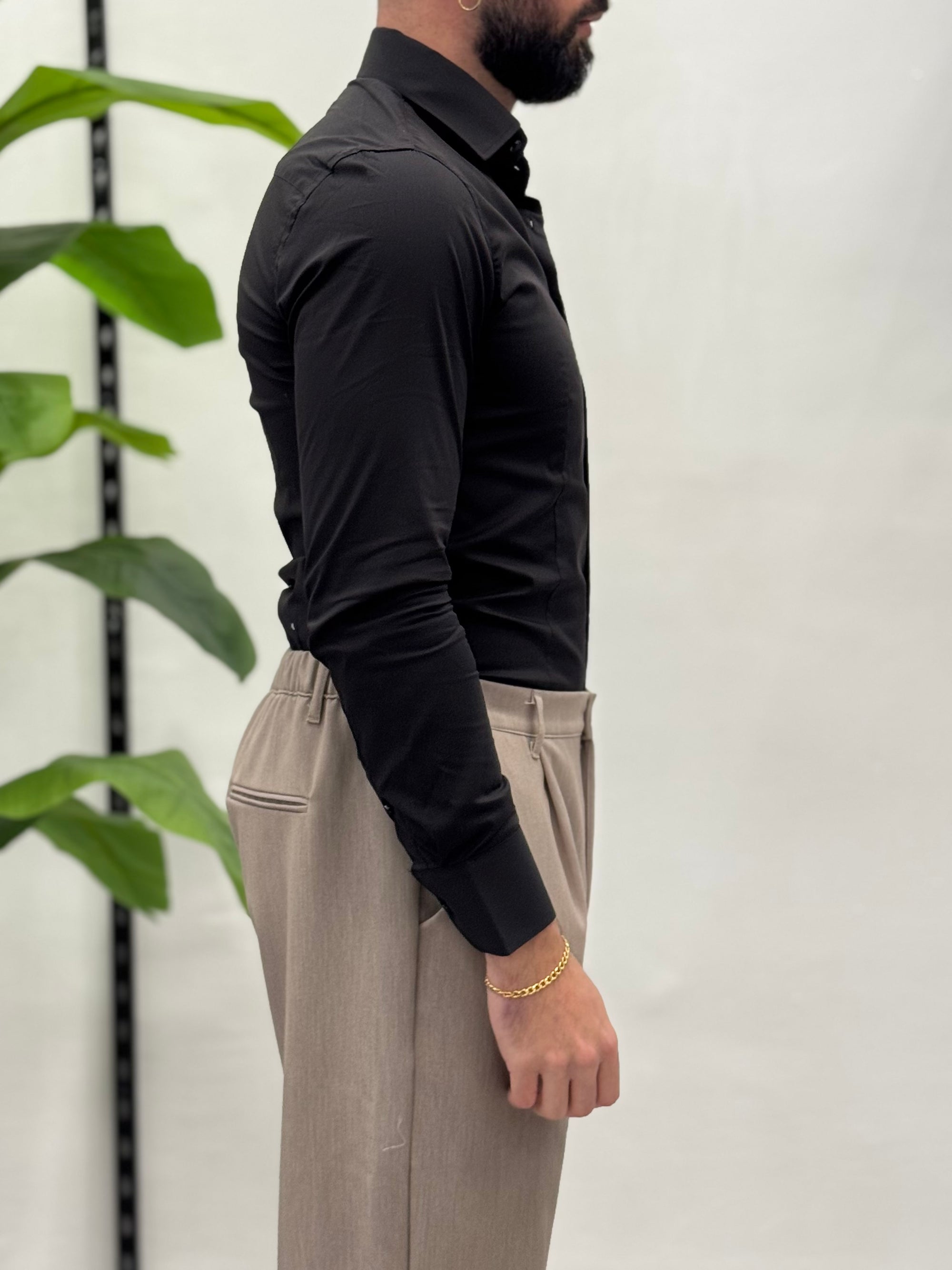 Slim Fit Essential Shirt