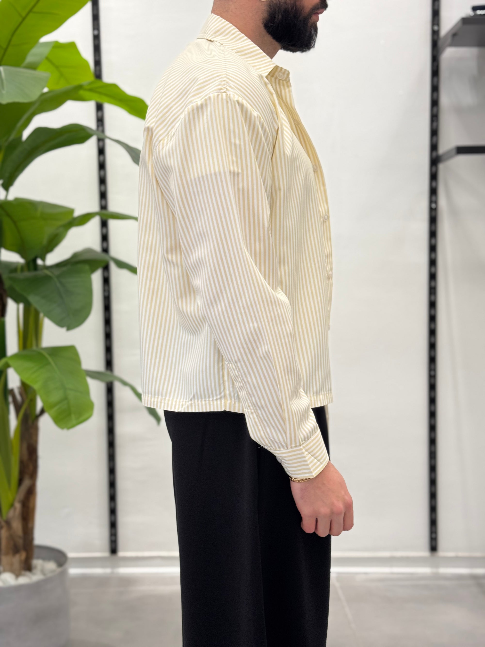 Boxy half-sleeve striped shirt 