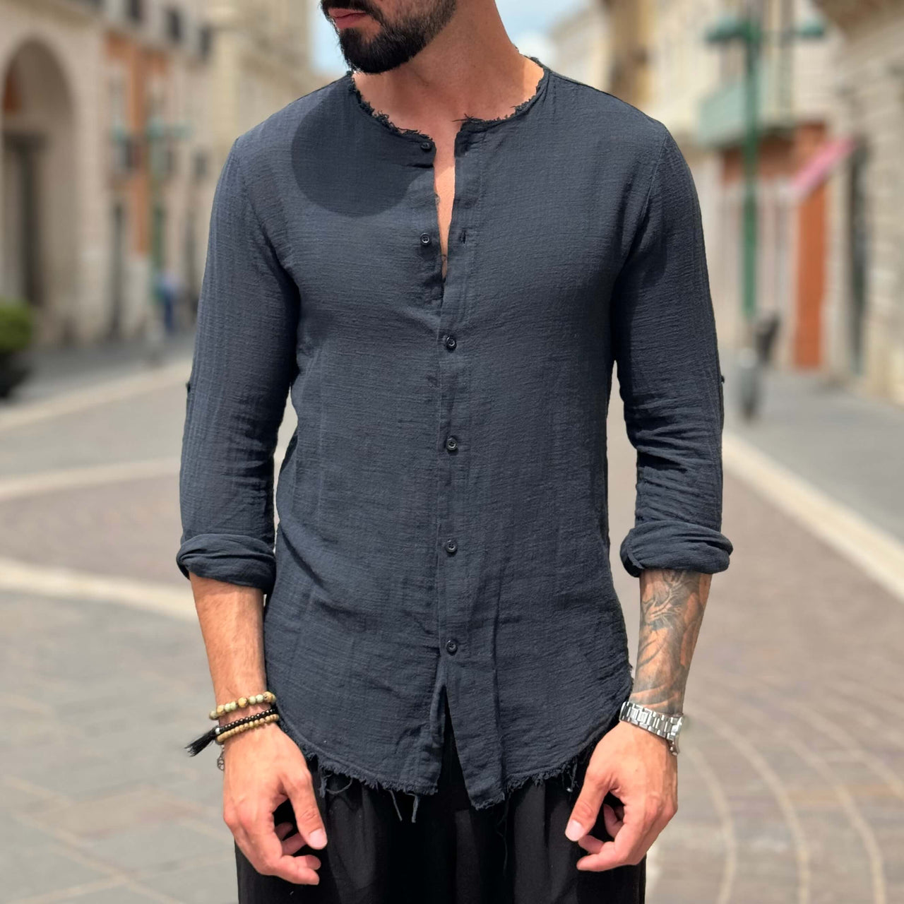 Camicia nera con collo sfrangiato - FLAG STORE