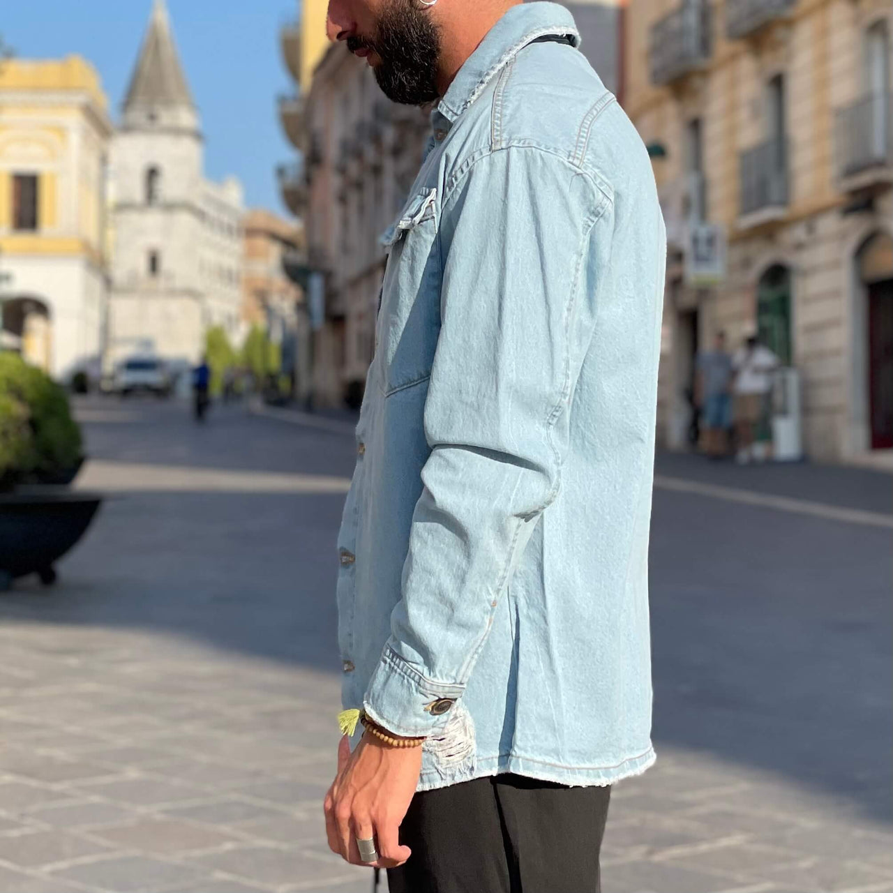 Outfit Giacca Di Jeans Uomo Camicia Di Jeans Chiara Abbinamenti