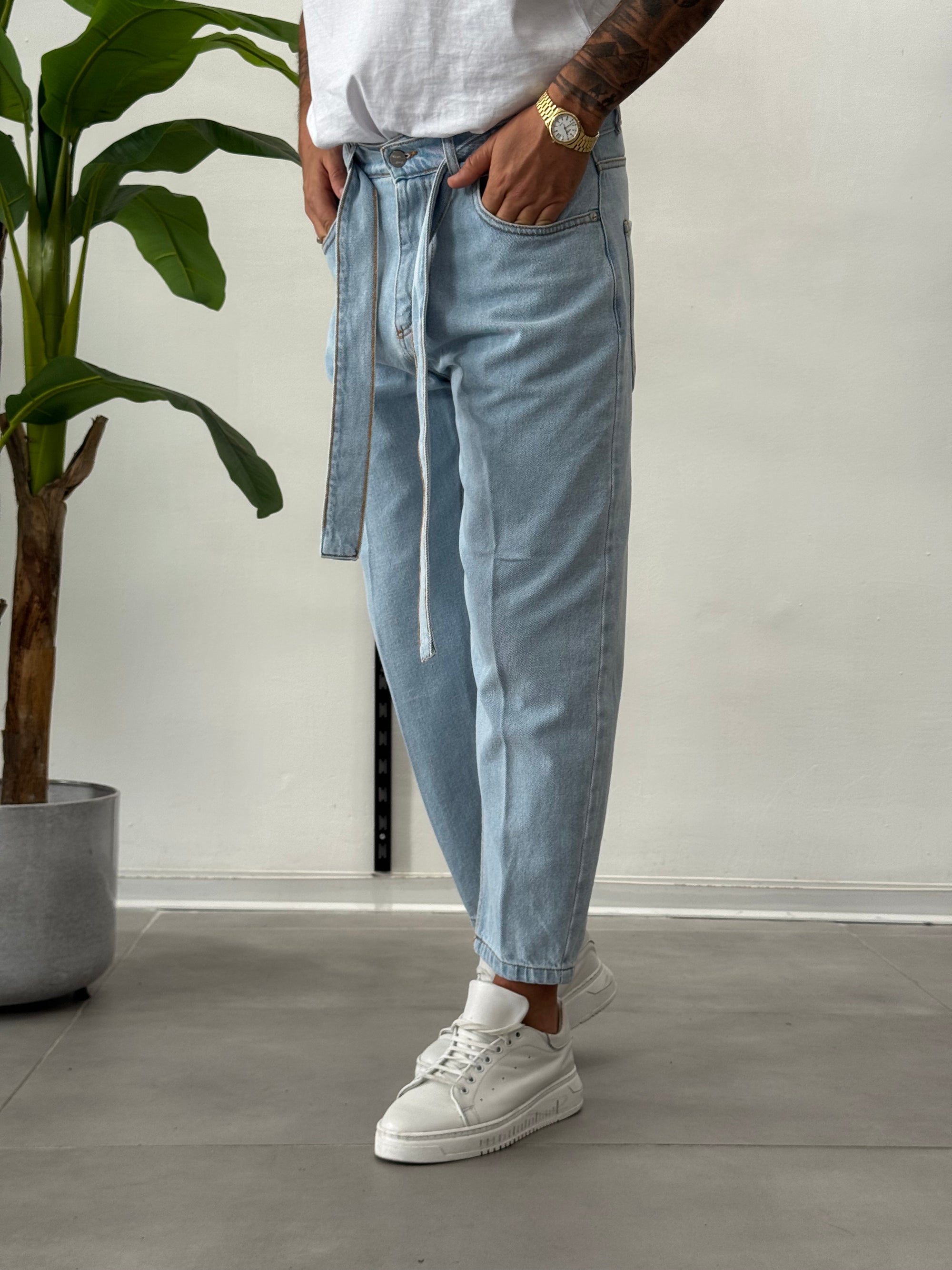 Jeans Chiaro con Cintura