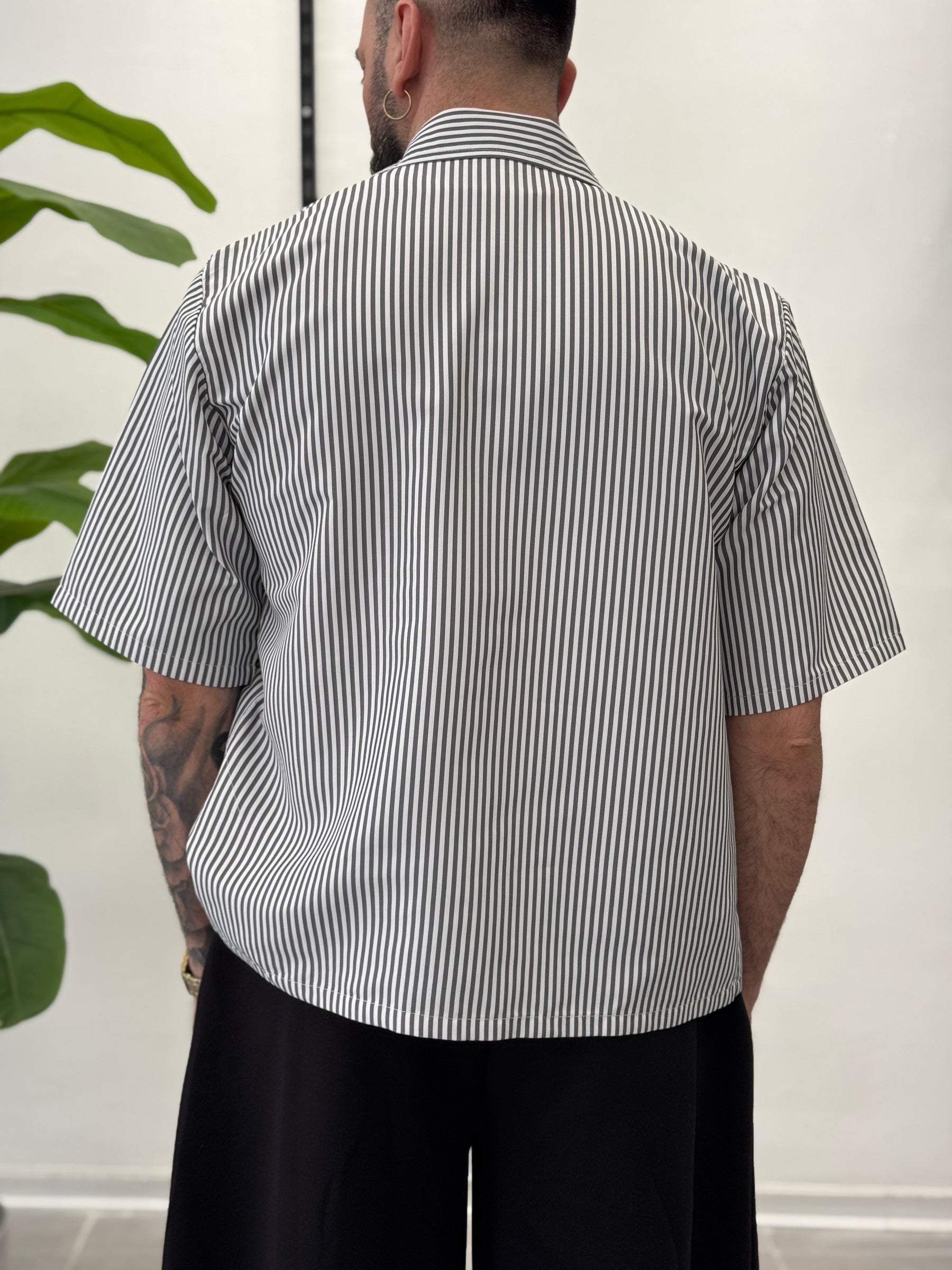 Boxy half-sleeve striped shirt 