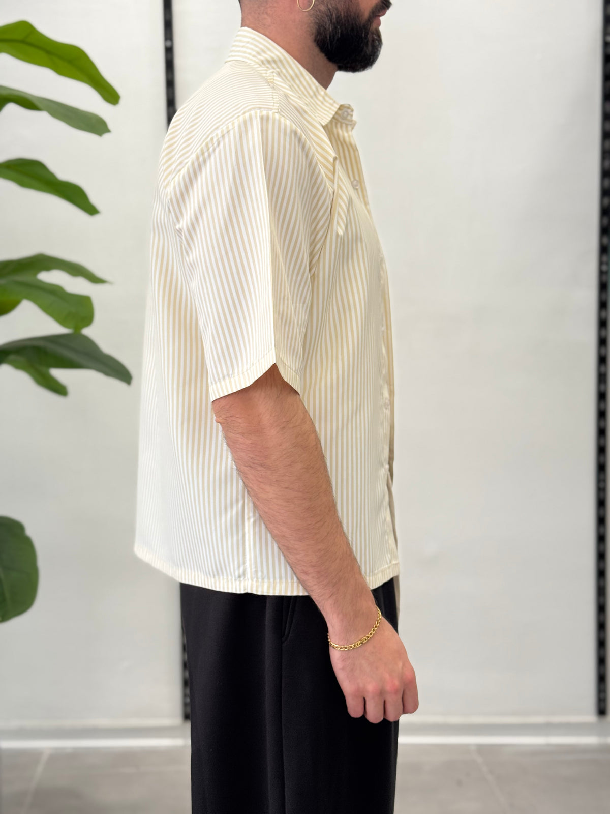 Boxy half-sleeve striped shirt 