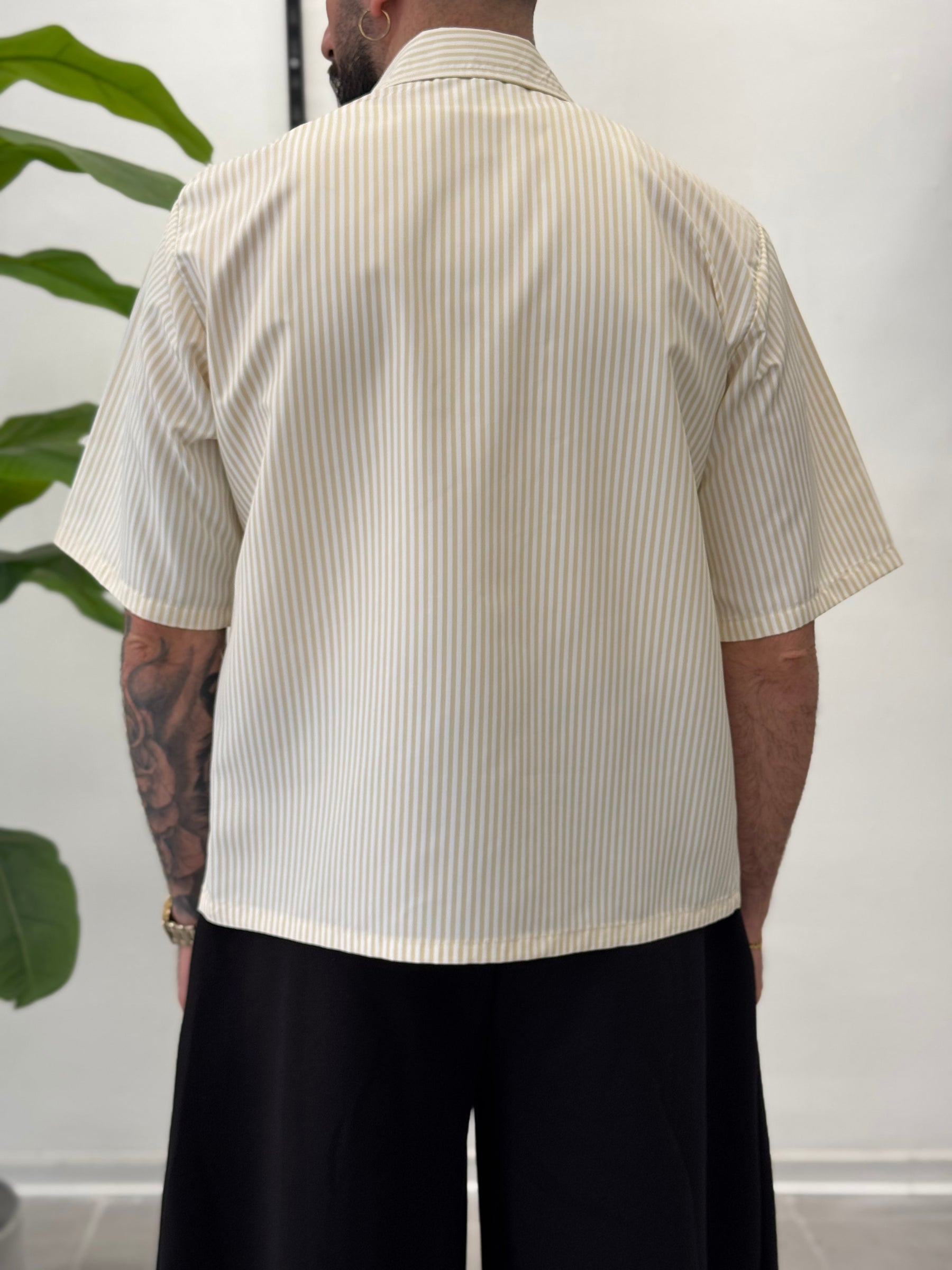 Boxy half-sleeve striped shirt 
