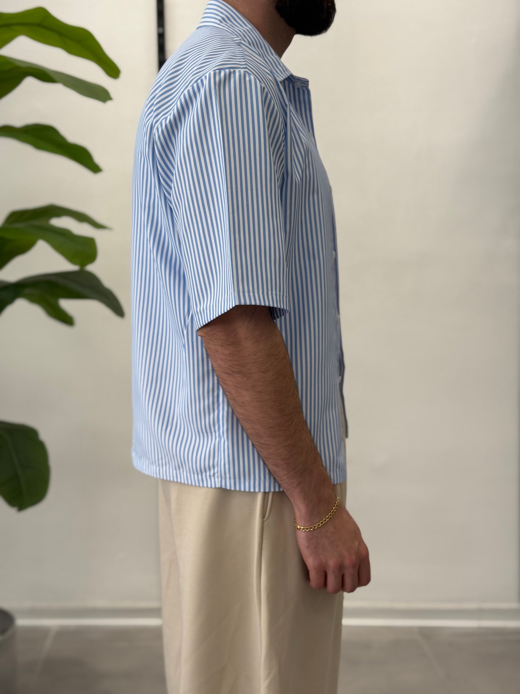 Boxy half-sleeve striped shirt 