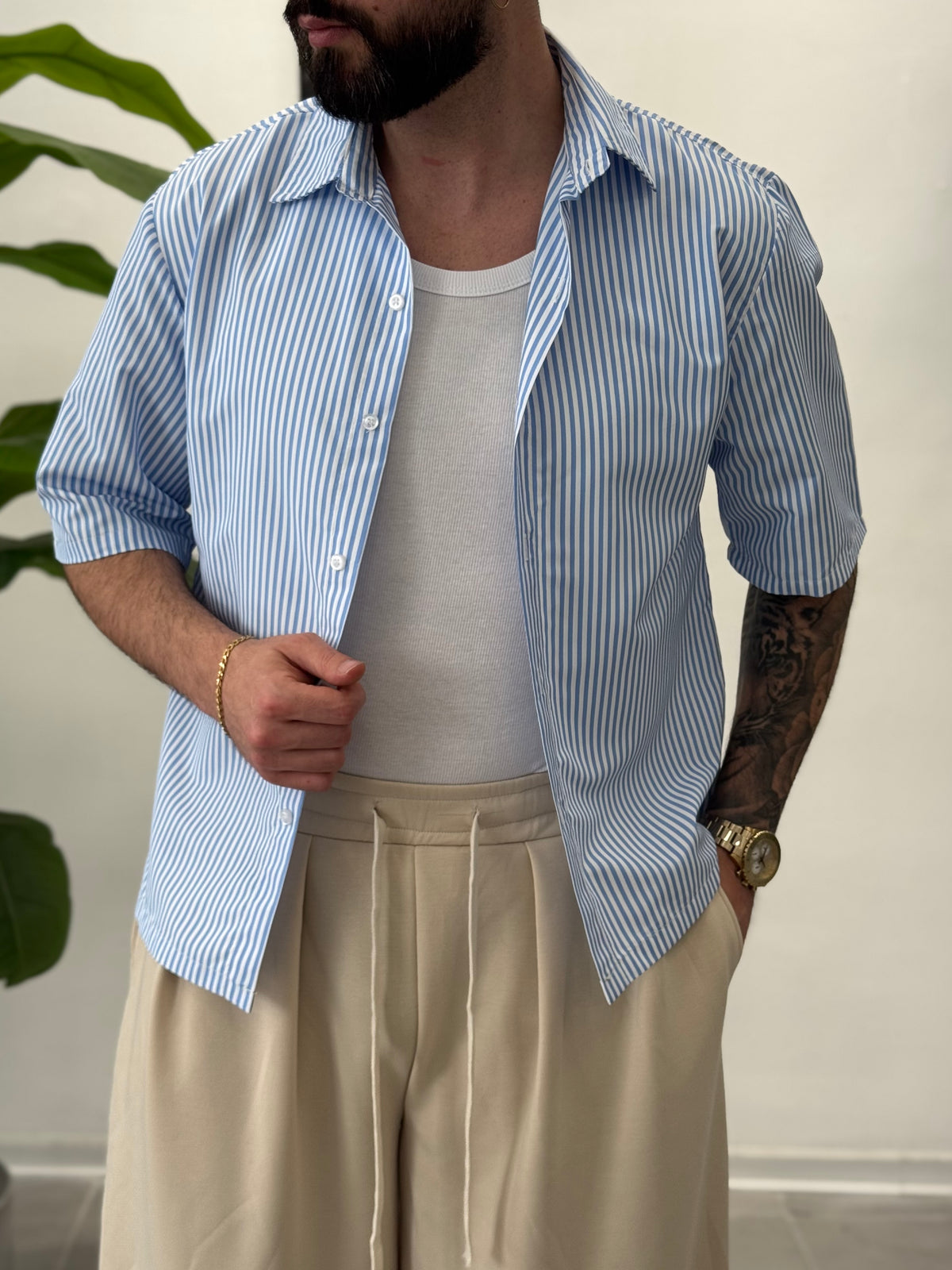 Boxy half-sleeve striped shirt 