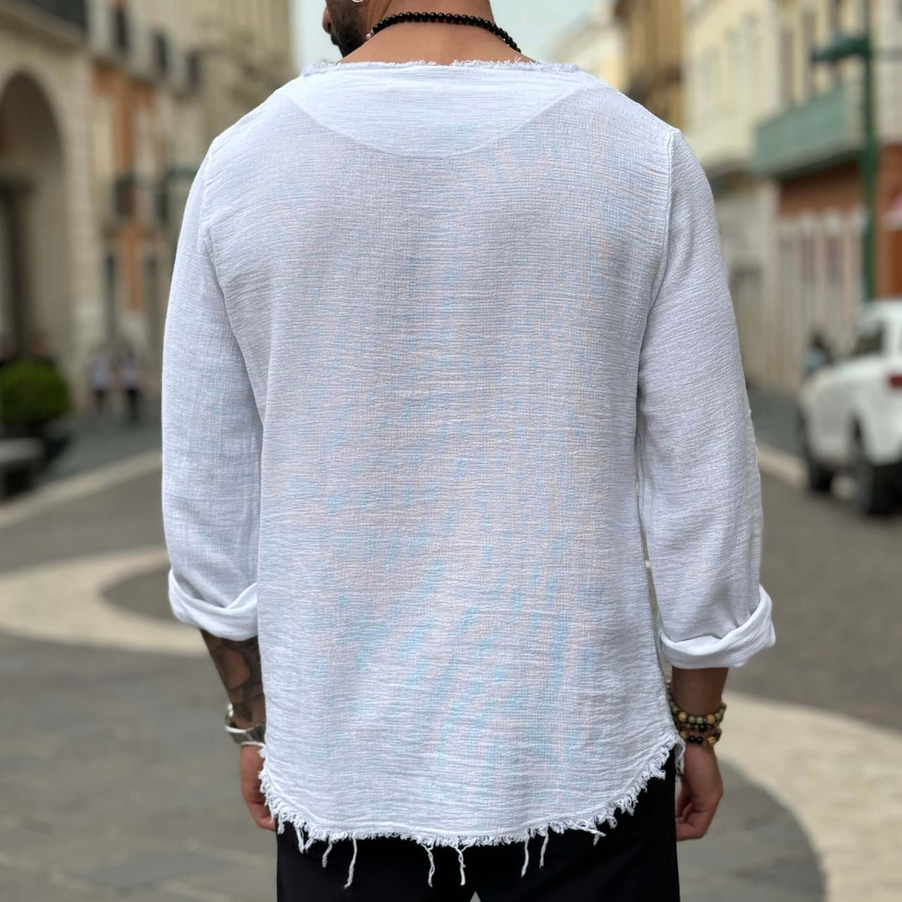 Maglia bianca in filo con collo sfrangiato - FLAG STORE