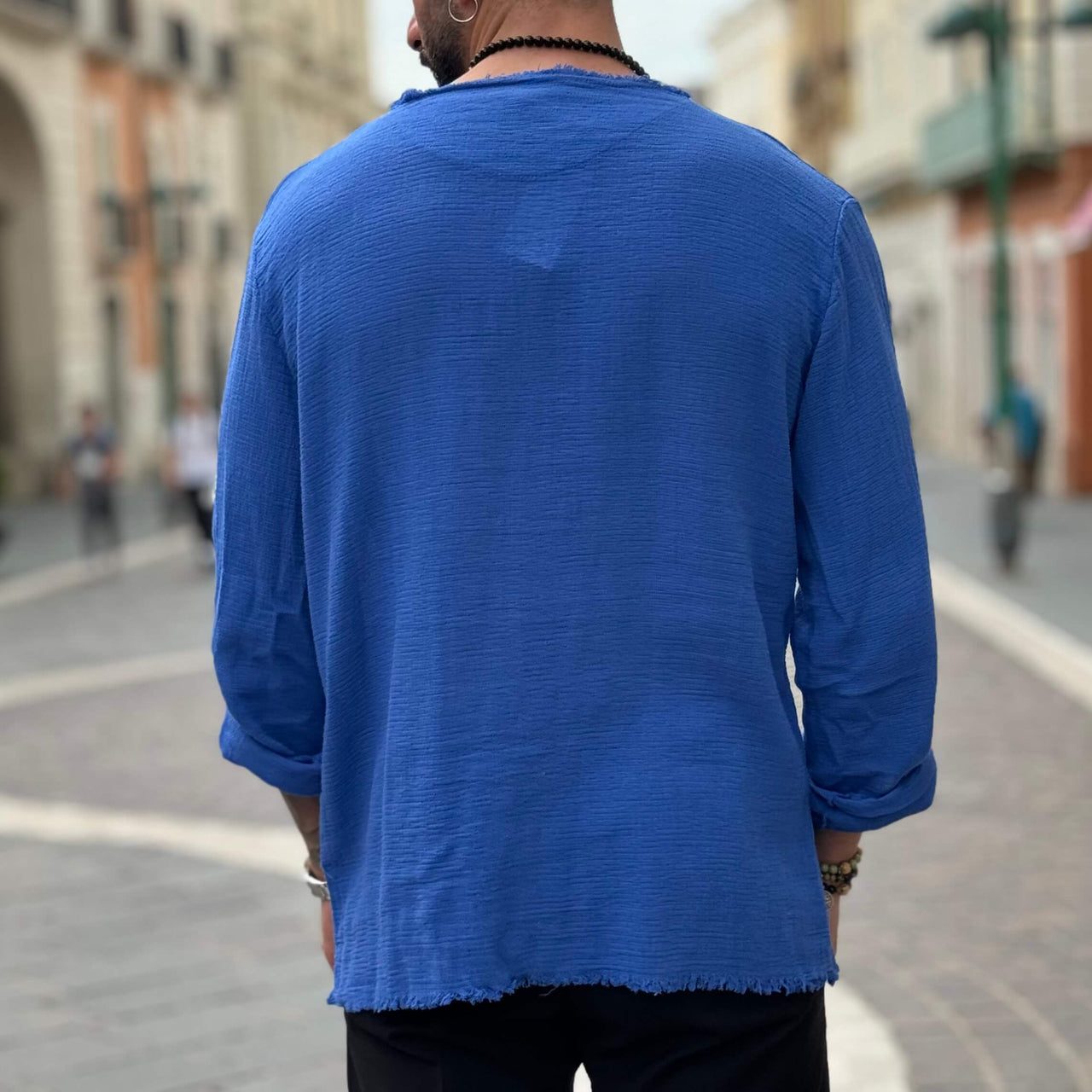 Maglia blu in filo con collo sfrangiato - FLAG STORE