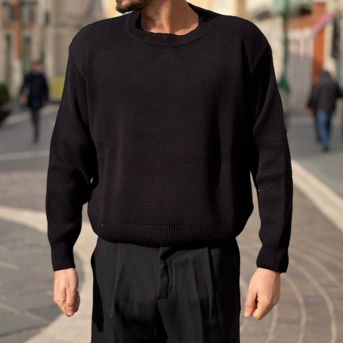 Lightweight Cropped Sweater in Black - FLAG STORE
