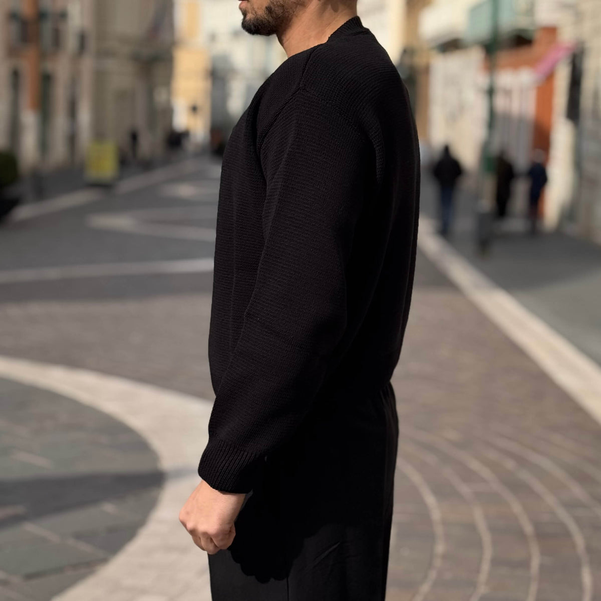 Lightweight Cropped Sweater in Black - FLAG STORE