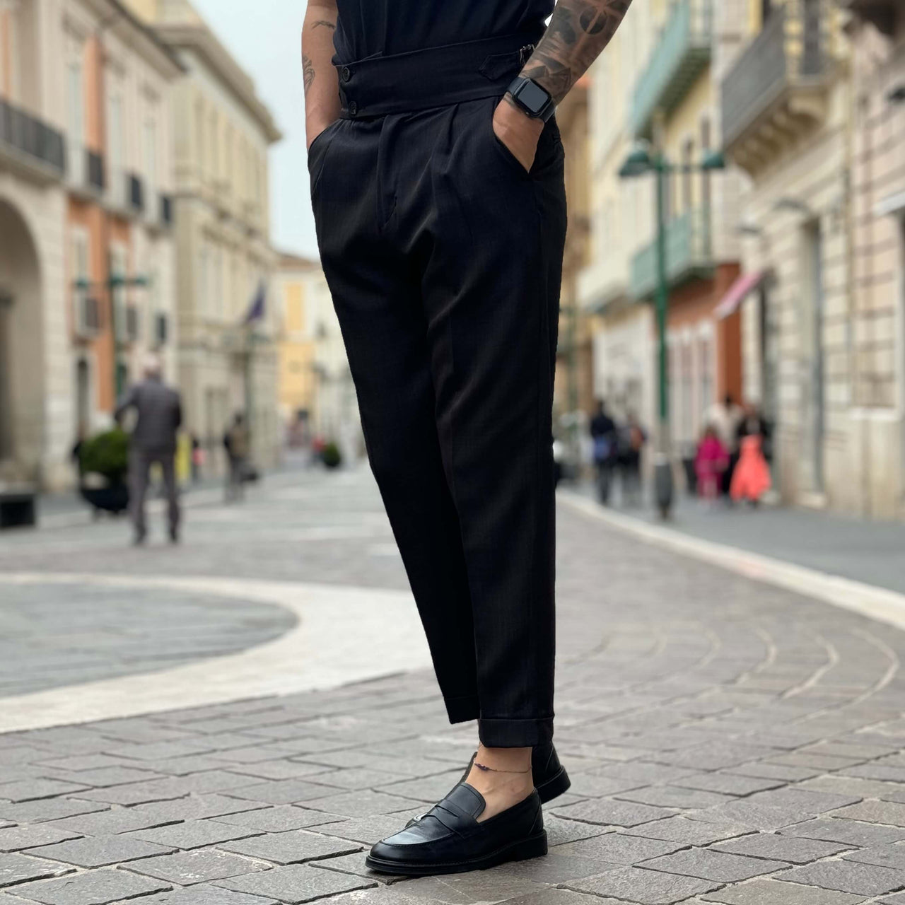 Pantalone nero a vita alta con cinturini 2.0 - FLAG STORE