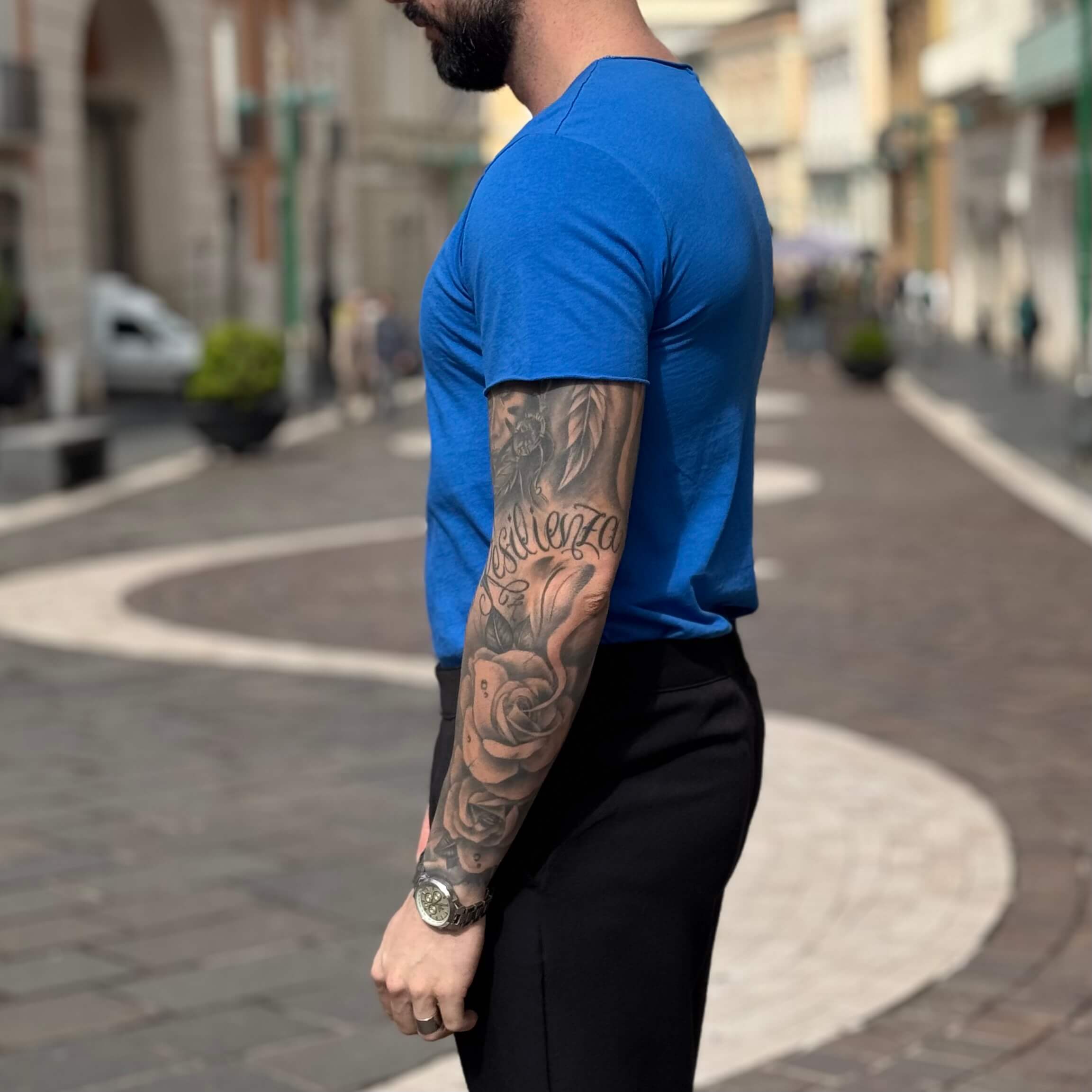 T-shirt blu scollo tondo taglio vivo - FLAG STORE