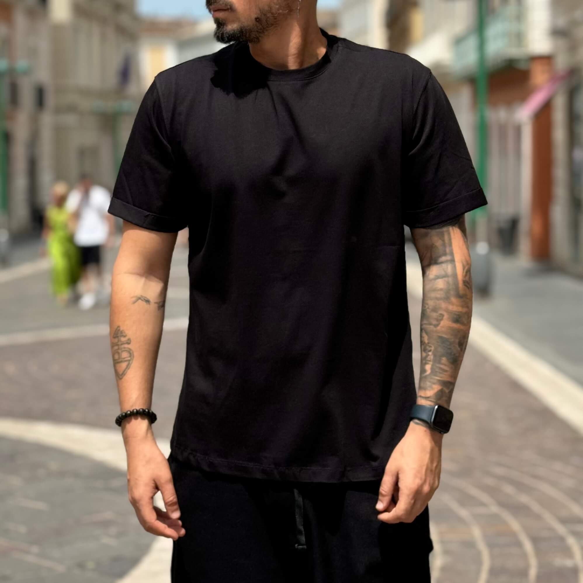 T-shirt nera basic regolare - FLAG STORE