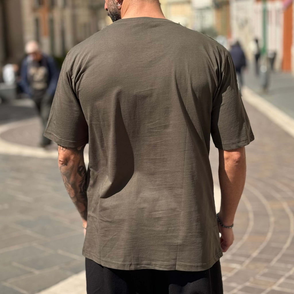 T-shirt verde militare scollo a V - FLAG STORE