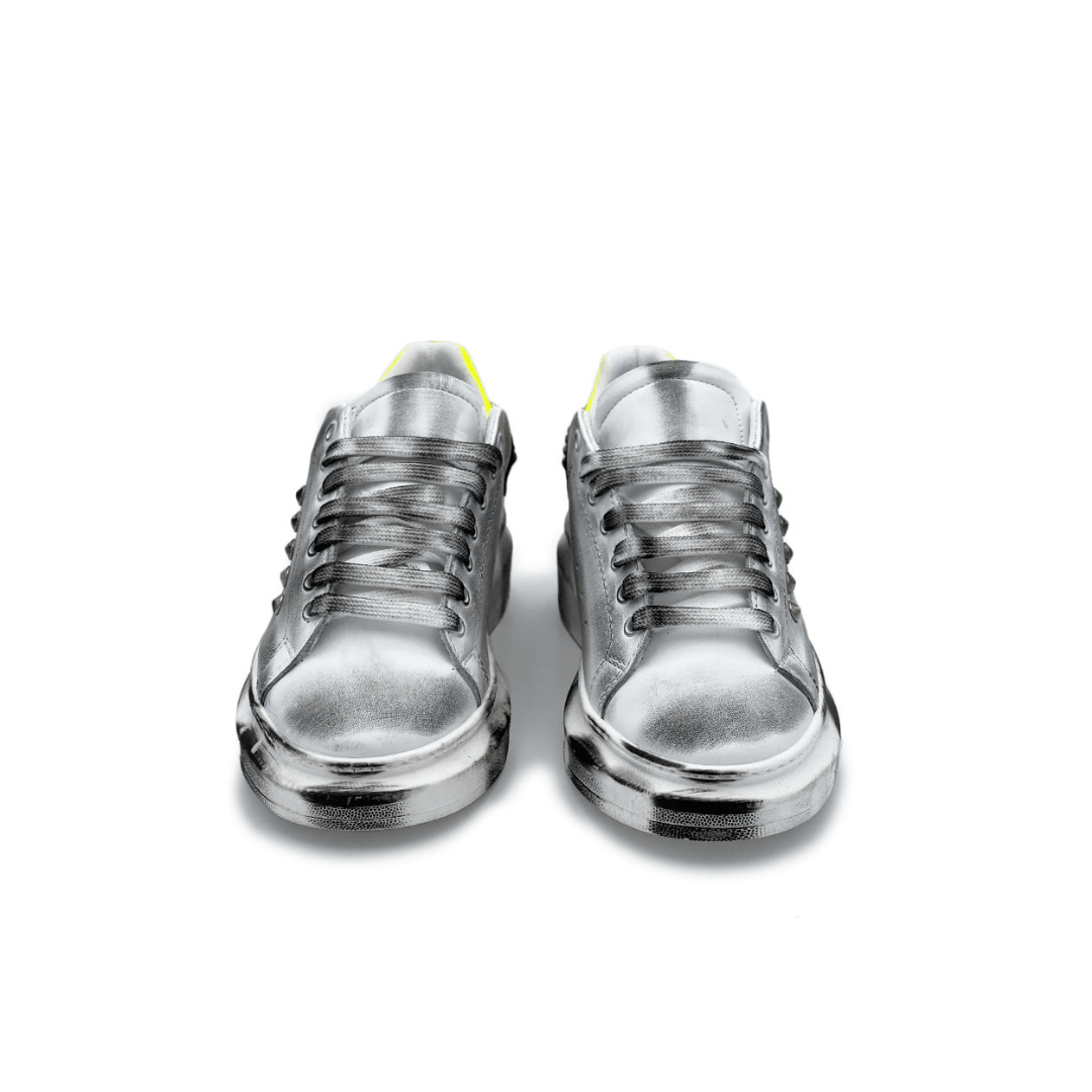 Sneakers bianca sporcata con collo giallo fluo - FLAG STORE