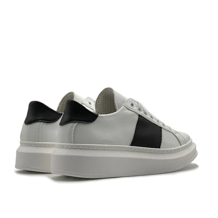 Scarpe bianche con fascia 2025 nera